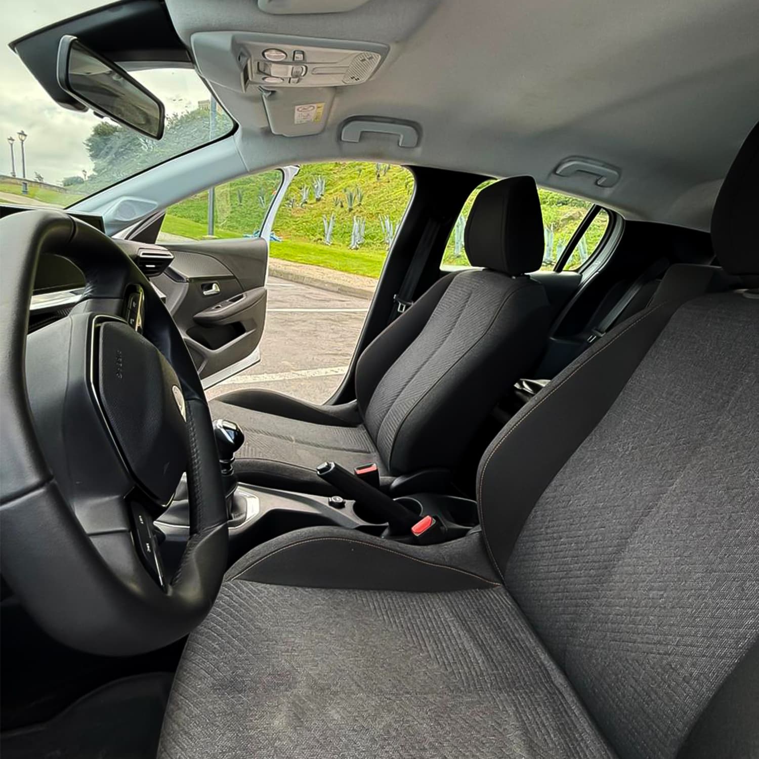 Peugeot 208 - Image 8